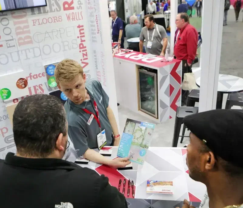 كيف تقيس نجاح أجنحة المعارض؟ أهم KPIs الفعاليات